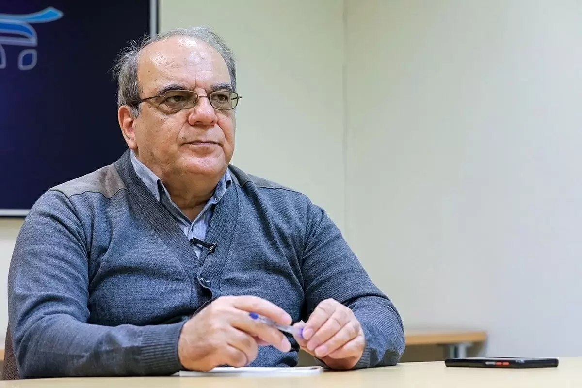 (ویدئو) عباس عبدی: یکدست‌سازی فرایندی بسیار بسیار خطرناک است