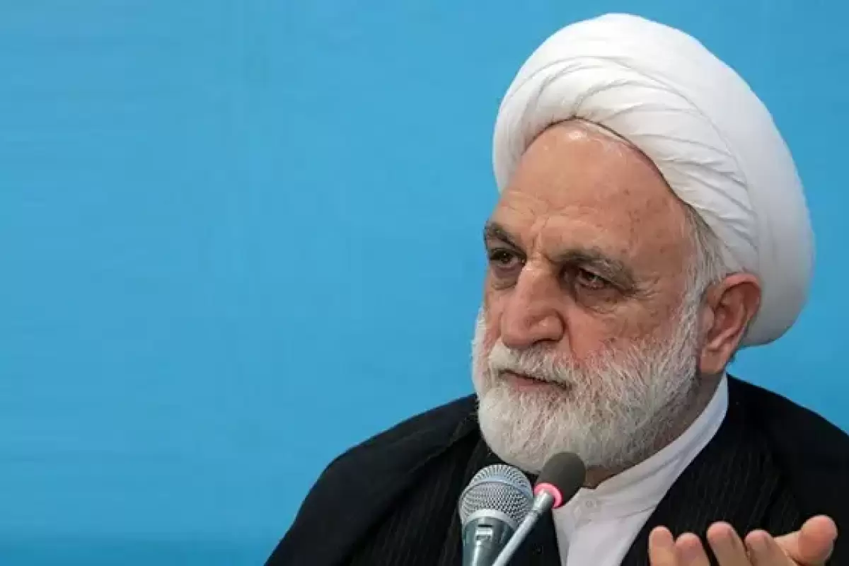 مردم پای انقلاب ایستاده‌اند؛ ما هم باید پای مردم بایستیم