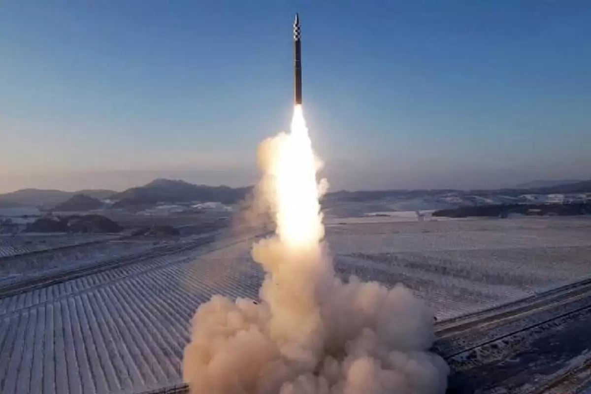 (ویدئو) شلیک چند موشک کره شمالی به دریای زرد!