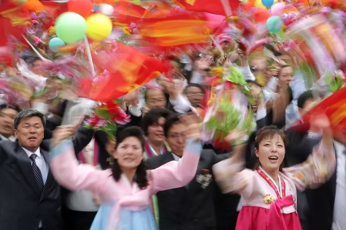 (ویدئو) رقص و پایکوبی مردم کره شمالی در جشن آغاز سال نو