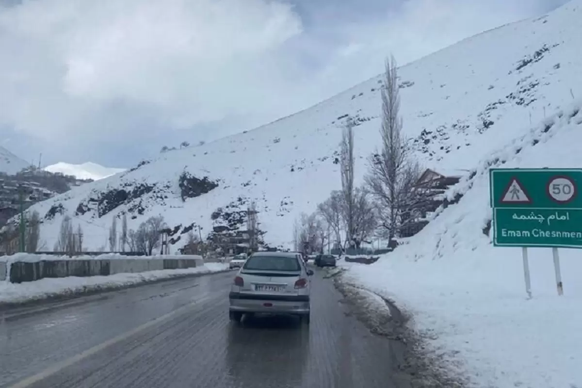 برف و باران در جاده‌های ۱۰ استان