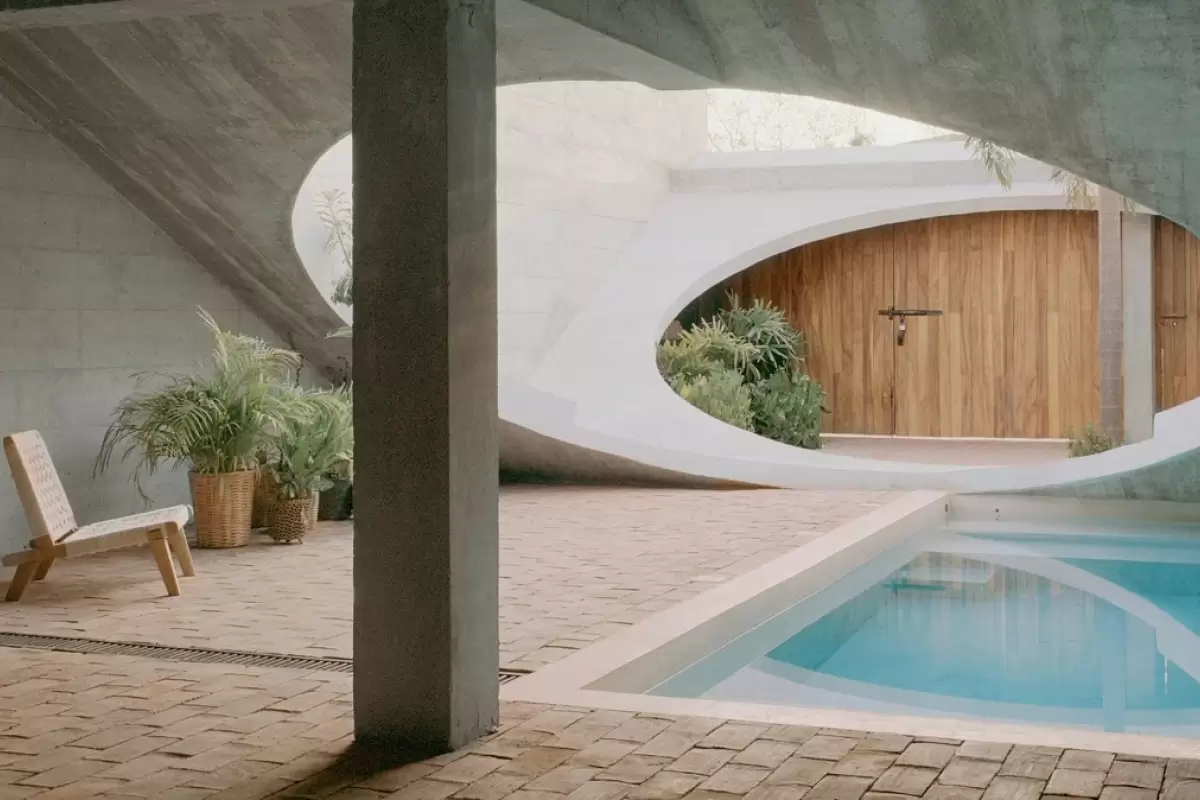 (تصاویر) خانه‌ای مدرن در مکزیک که شبیه یک غار بتنی است