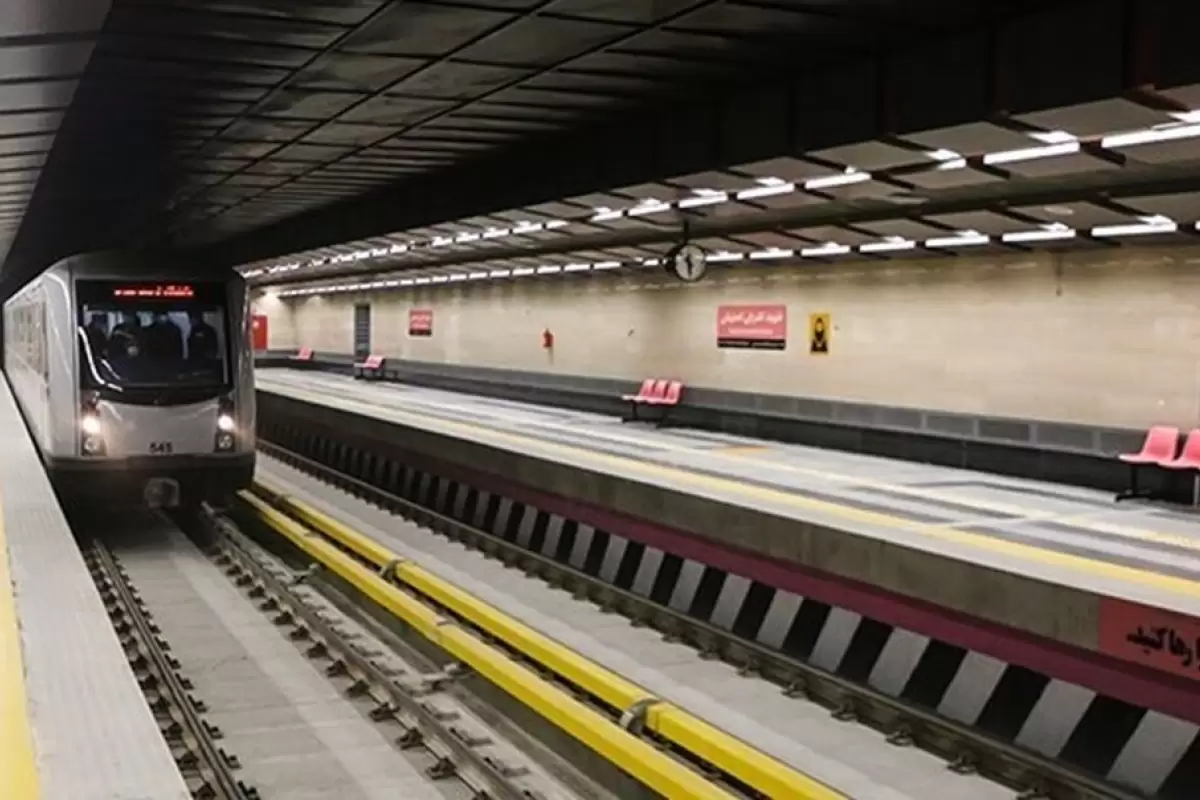(ویدیو) دوباره مترو و دوباره اختلال و معطلی مردم!