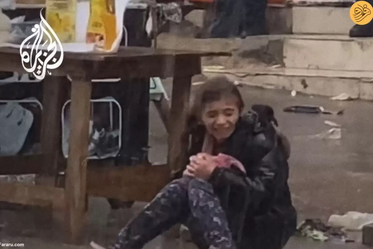 (ویدئو) گریه دختر آواره فلسطینی زیر باران شدید