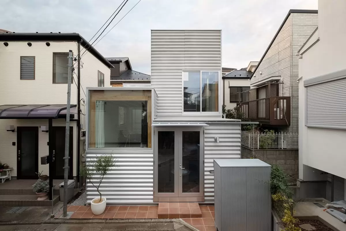 (تصاویر) خانۀ 26 متری برای زندگی در شلوغ‌ترین محله‌های ژاپن