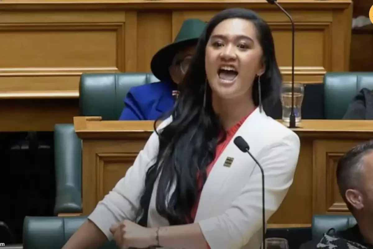 (ویدئو) سخنرانی عجیب جوان‌ترین نماینده مجلس نیوزیلند