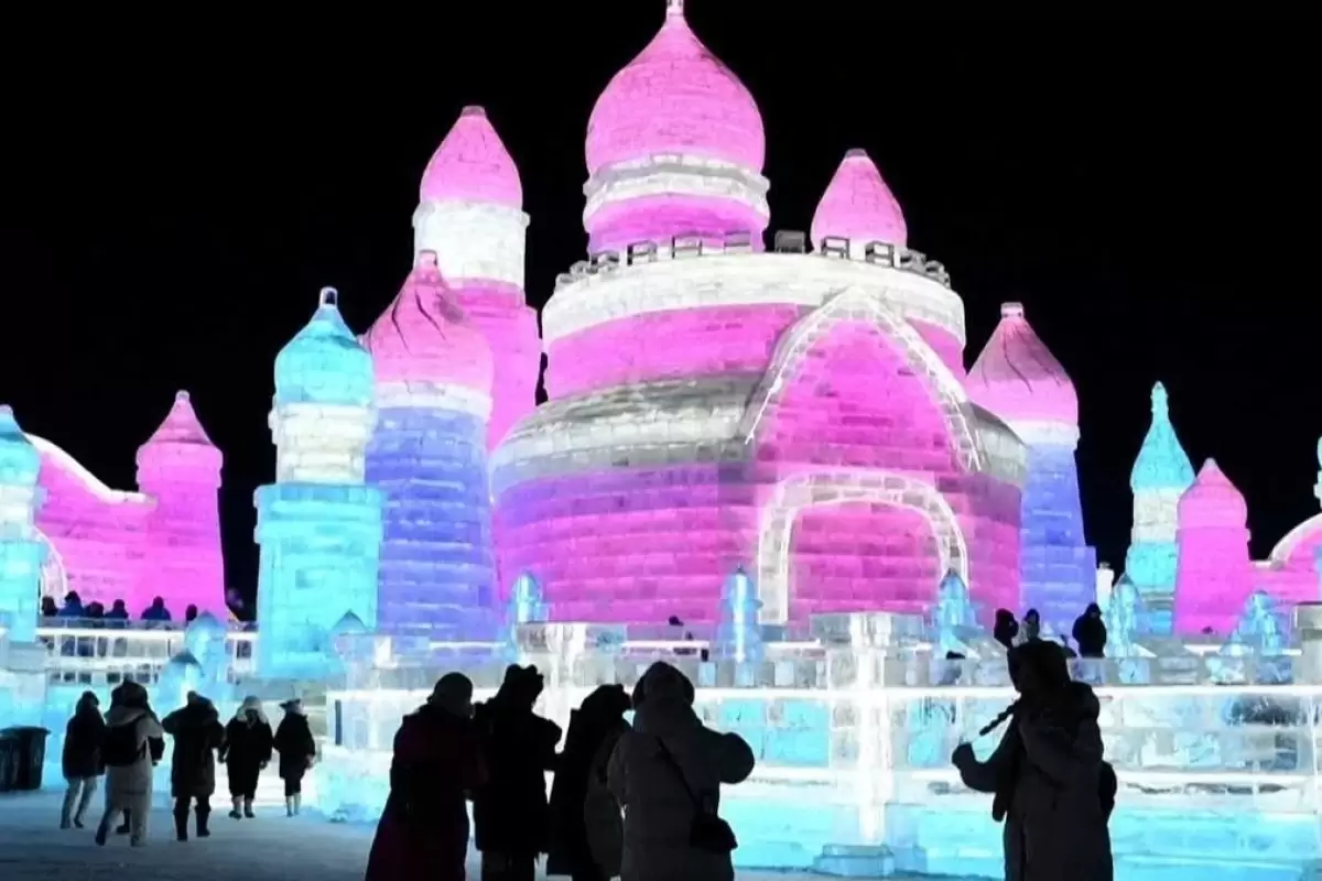 (ویدئو) جشنواره برف و یخ در هاربین چین