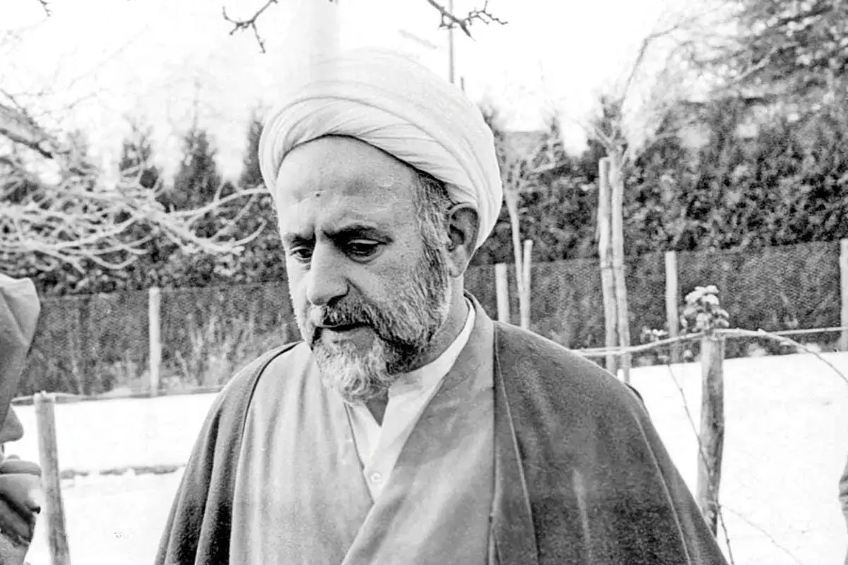 این عکس نشان می‌دهد حسن لاهوتی چه جایگاهی نزد امام خمینی داشت