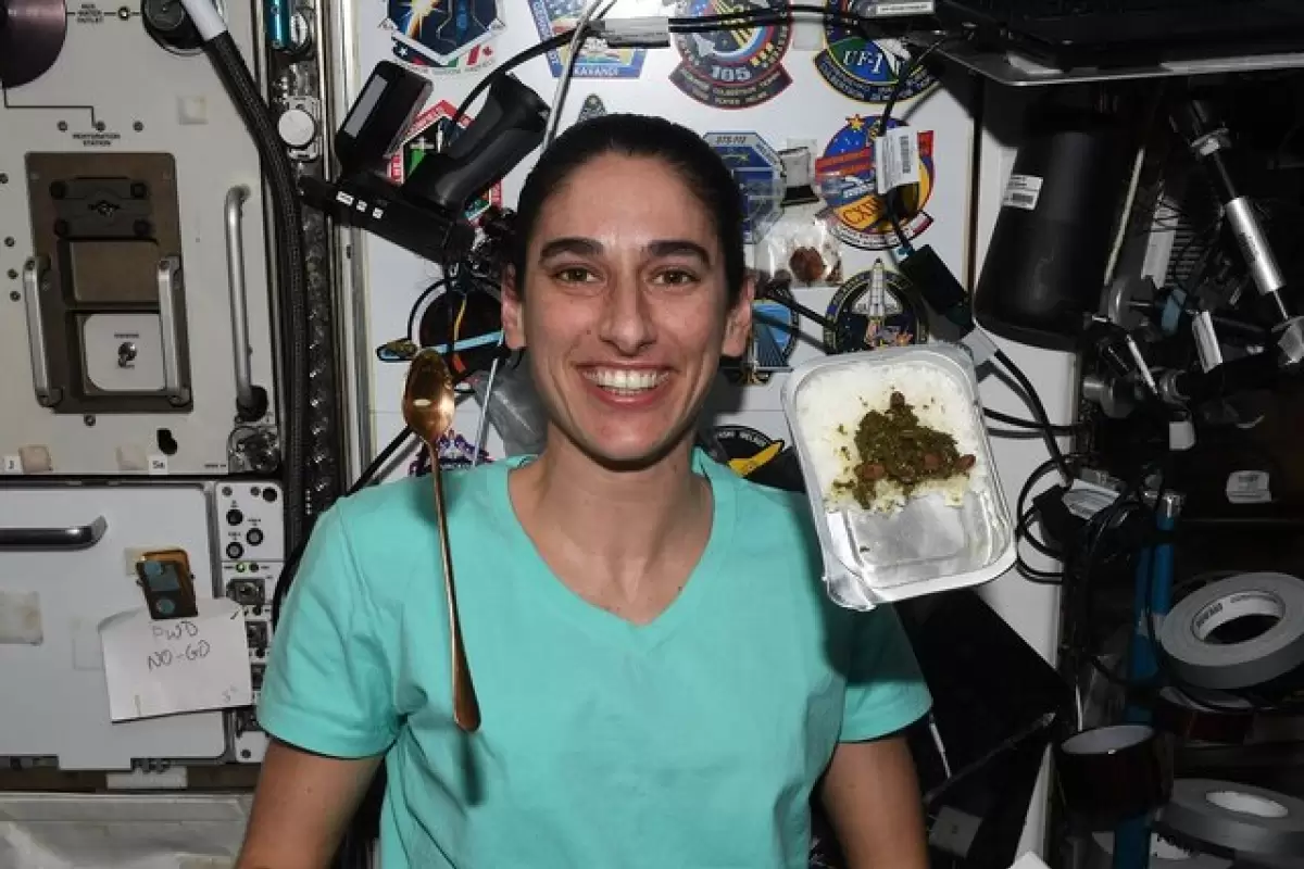 پیچیدن بوی قرمه‌سبزی در ایستگاه فضایی بین‌المللی