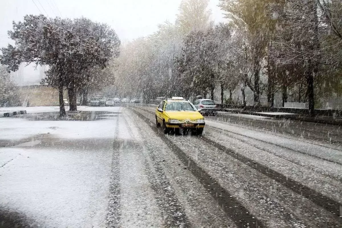 (ویدئو) بارش برف در تهران