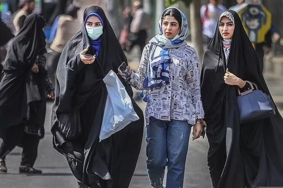 ببینید | روایت محمد مهاجری از حجاب‌بان در ایستگاه مترو در تهران: فقط از ساعت ۱۶ تا ۱۹ در آن بی‌حجابی حرام است!