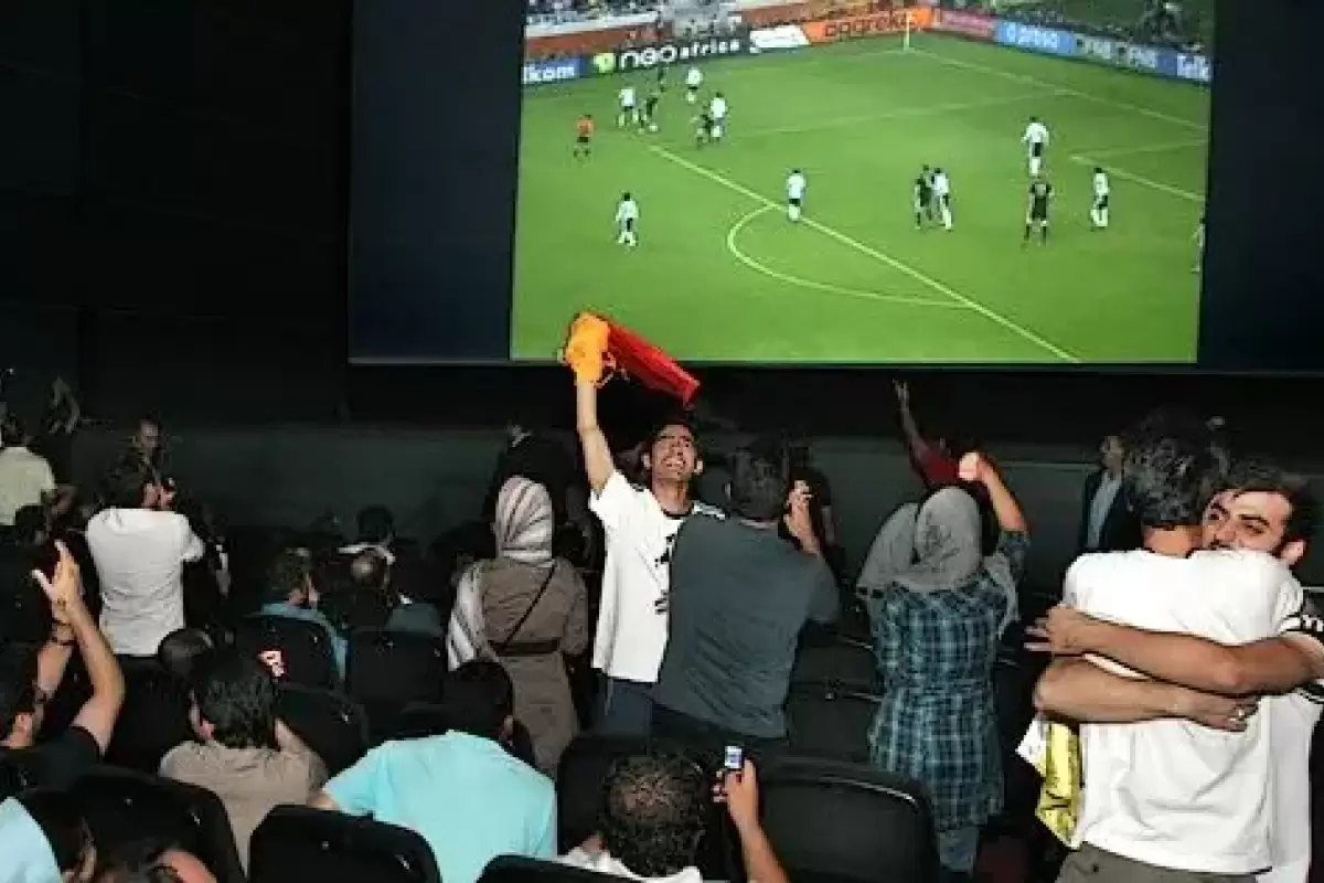 تماشای بازی ایران و قطر در خانه جشنواره فیلم فجر