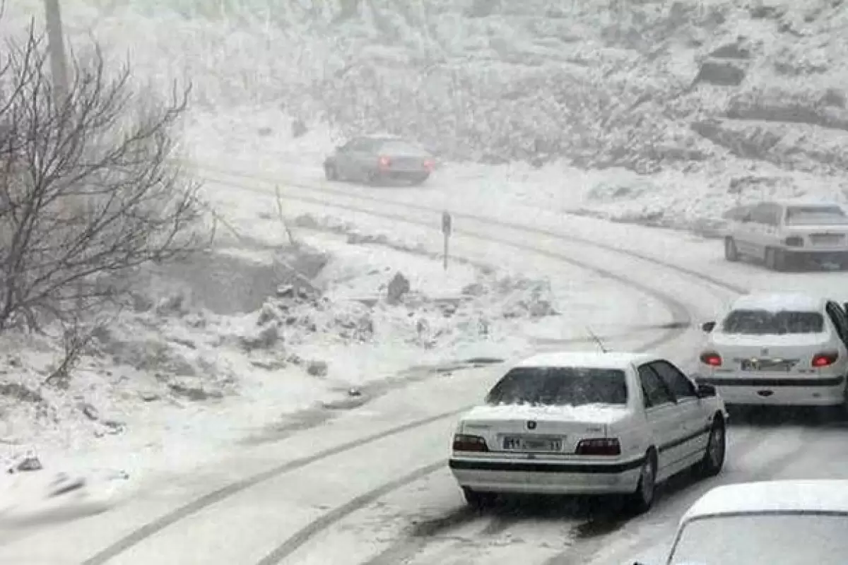 ببینید | شدت بارش برف در شهر کنگاور کرمانشاه