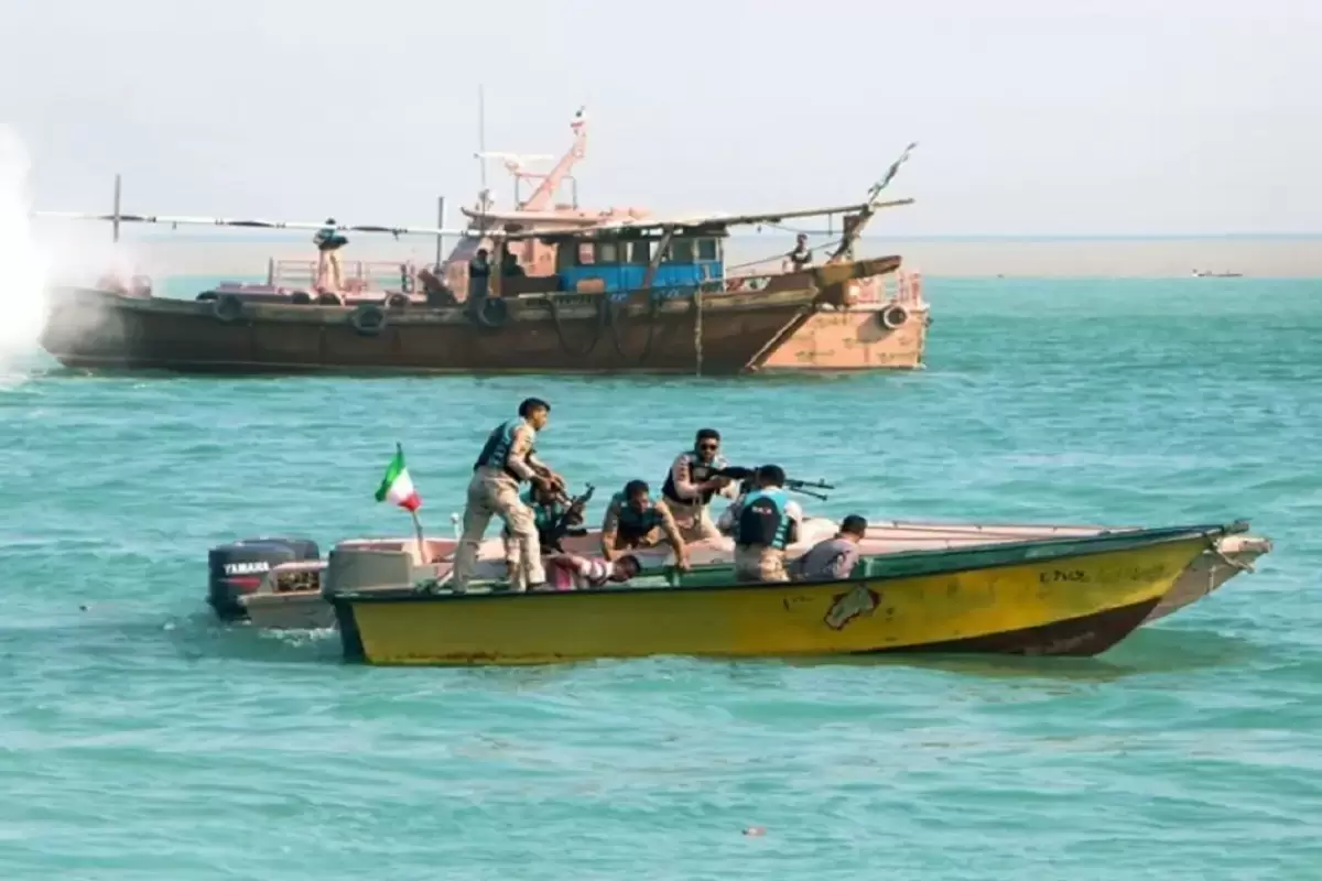 توقیف ۳۵ لنج کالای قاچاق در خلیج فارس