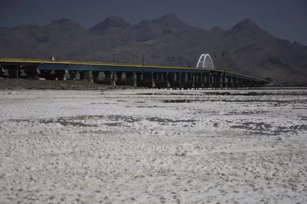 دچار مرگ آبی شدیم/ دریاچه ارومیه خشکِ خشک شد!