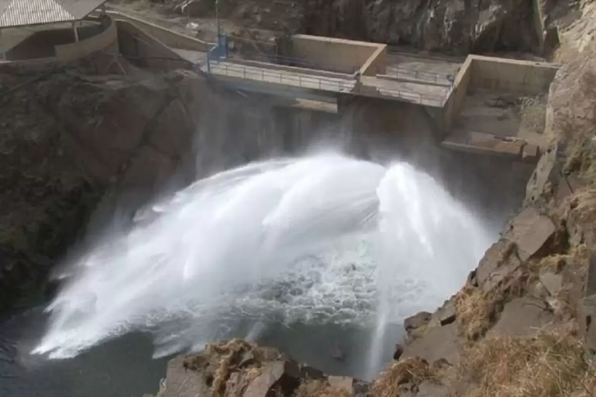 (ویدئو) آب سد بوکان هم به سمت دریاچه ارومیه رها شد