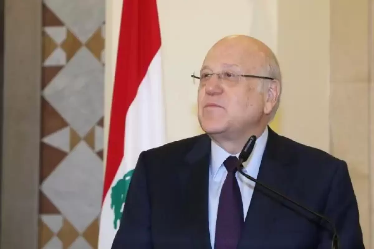 بوسه اشتباهی نخست‌وزیر لبنان سوژه شد