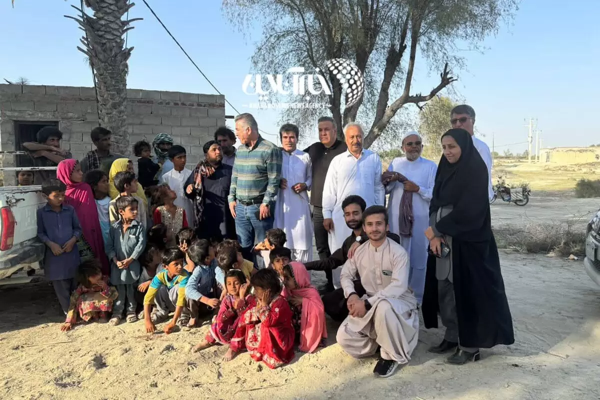 عکس‌| حضور استیلی در مناطق سیل‌زده؛ قول جالب به مردم سیستان و بلوچستان