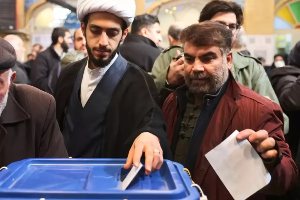 کیهان: مشارکت انتخاباتی کاهش یافت؛ اما تقصیر روحانی بود!