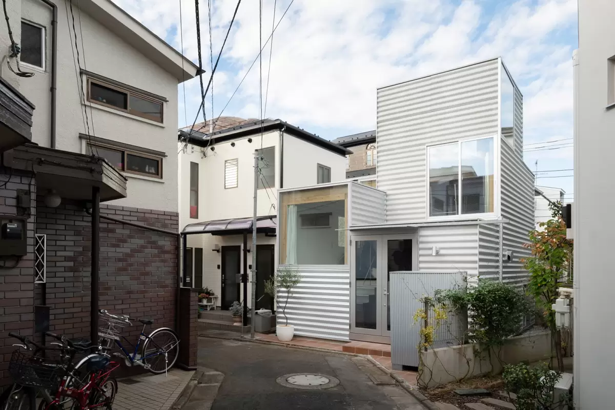 (تصاویر) خانه‌ای در زمین 26 متری؛ شعبدۀ معماری در ژاپن