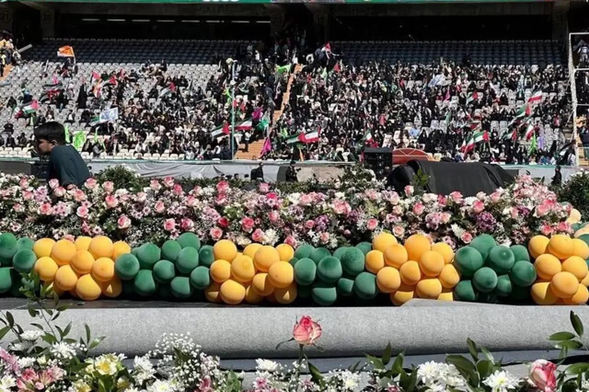 محفل قرآنی امام حسنی‌ها در ورزشگاه آزادی تهران