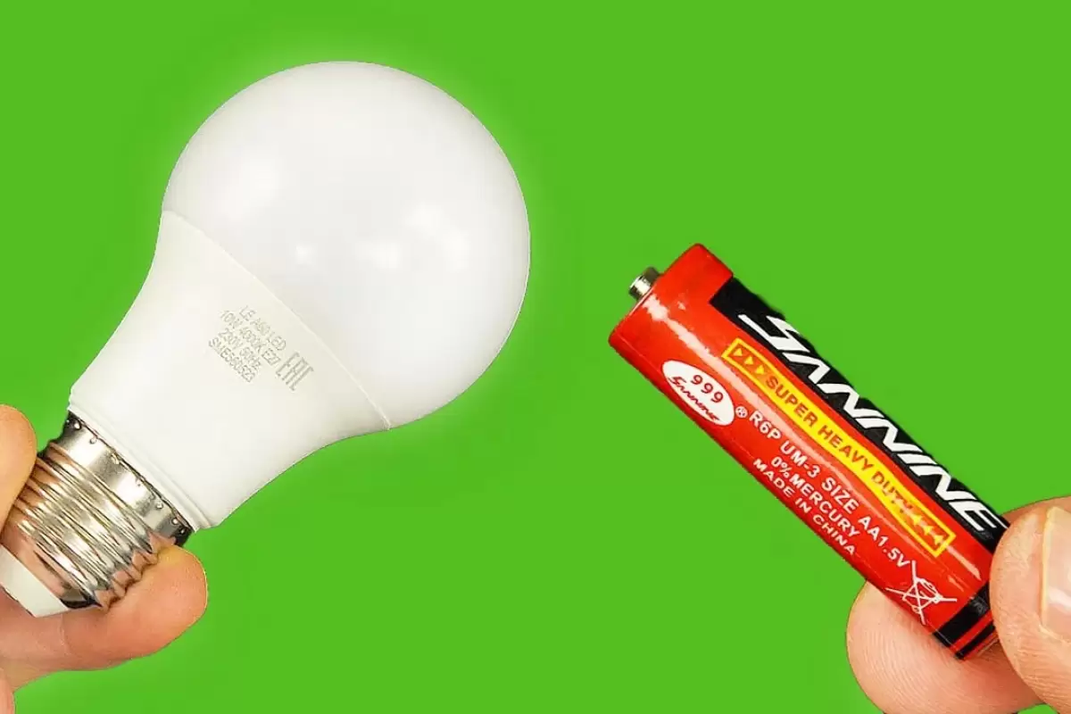 (ویدئو) یک روش خلاقانه برای تعمیر لامپ LED با کمک باتری 1.5 ولتی