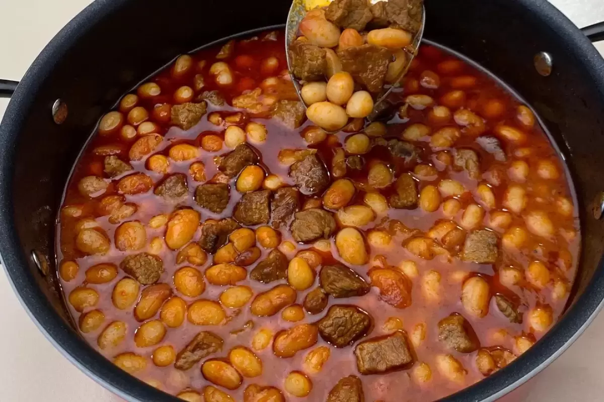 (ویدئو) با گوشت و لوبیا این غذای خوشمزه ترکیه ای رو مثل آب خوردن درست کن