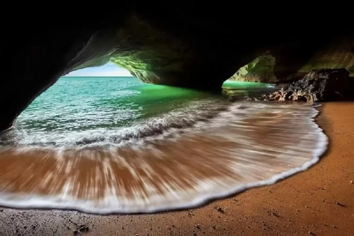 (ویدئو) چشم دریا زیباترین غار ساحلی ایران
