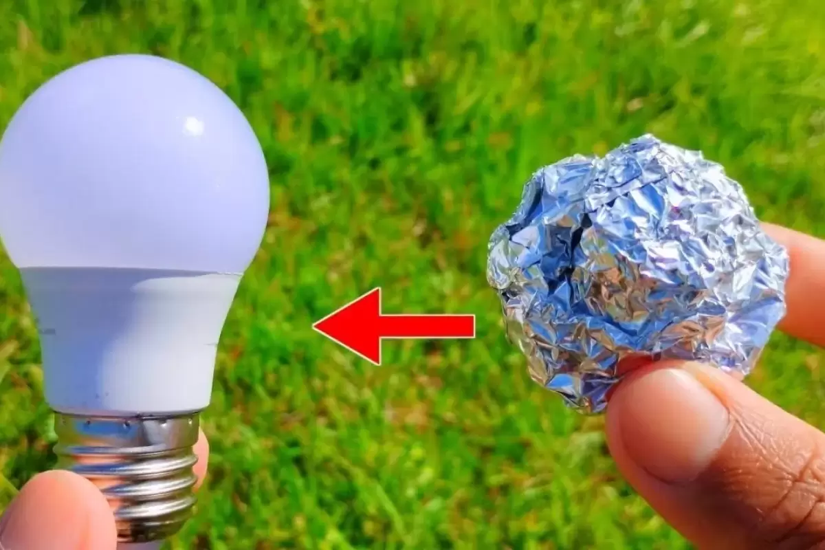 (ویدئو) یک تکنیک درخشان برای تعمیر لامپ LED با کمک فویل آلومینیومی
