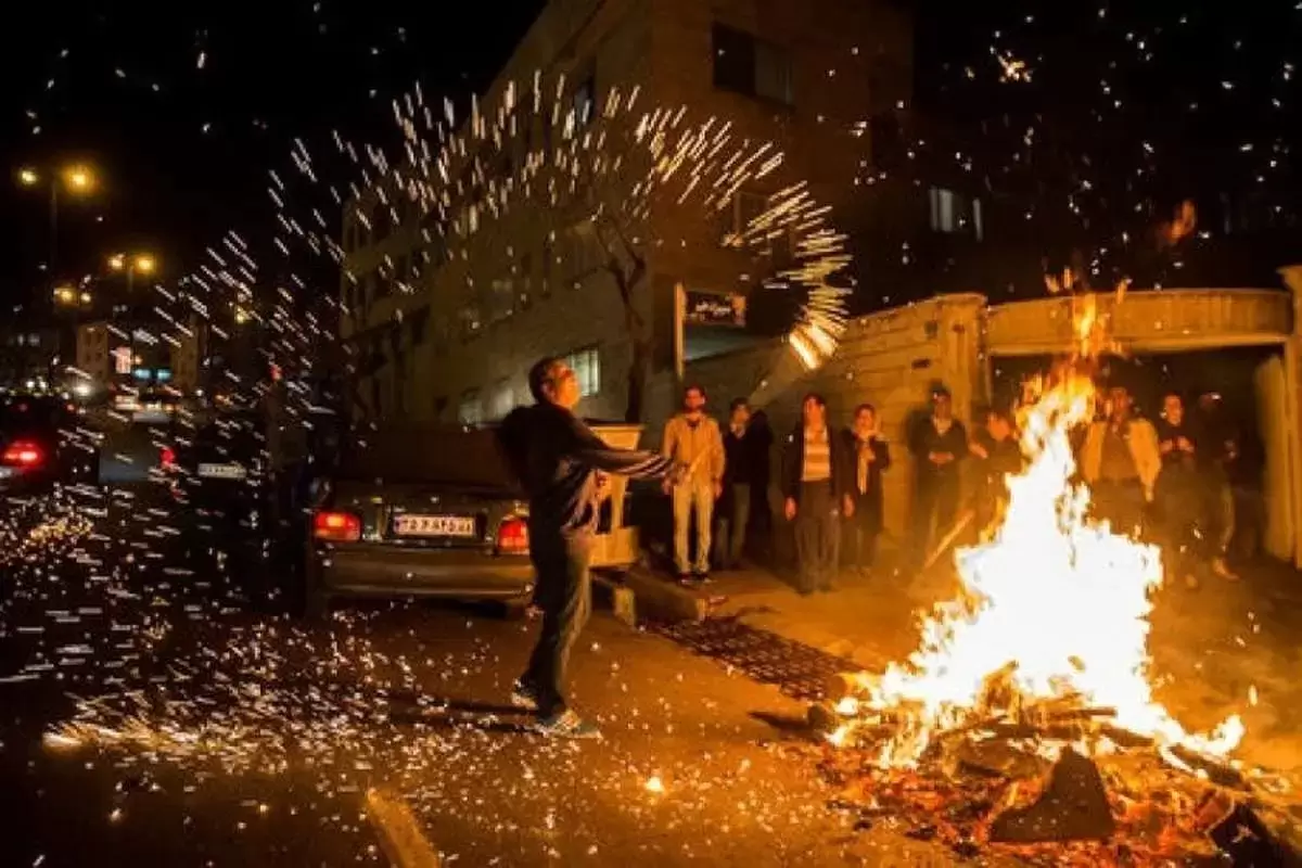 (ویدئو) چهارشنبه سوری در تهران را از توچال ببینید