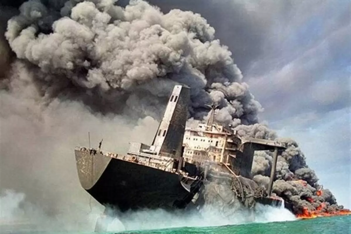 ببینید | تخلیه زخمی‌های نفتکش آمریکایی مورد حمله یمن