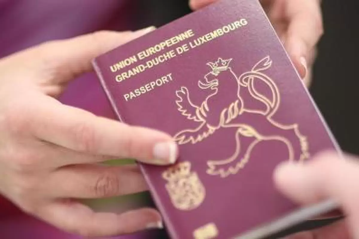 (ویدئو) دلایل قدرت پاسپورت این کشور 660 هزار نفری؛ سفر بی دردسر به 191 کشور!