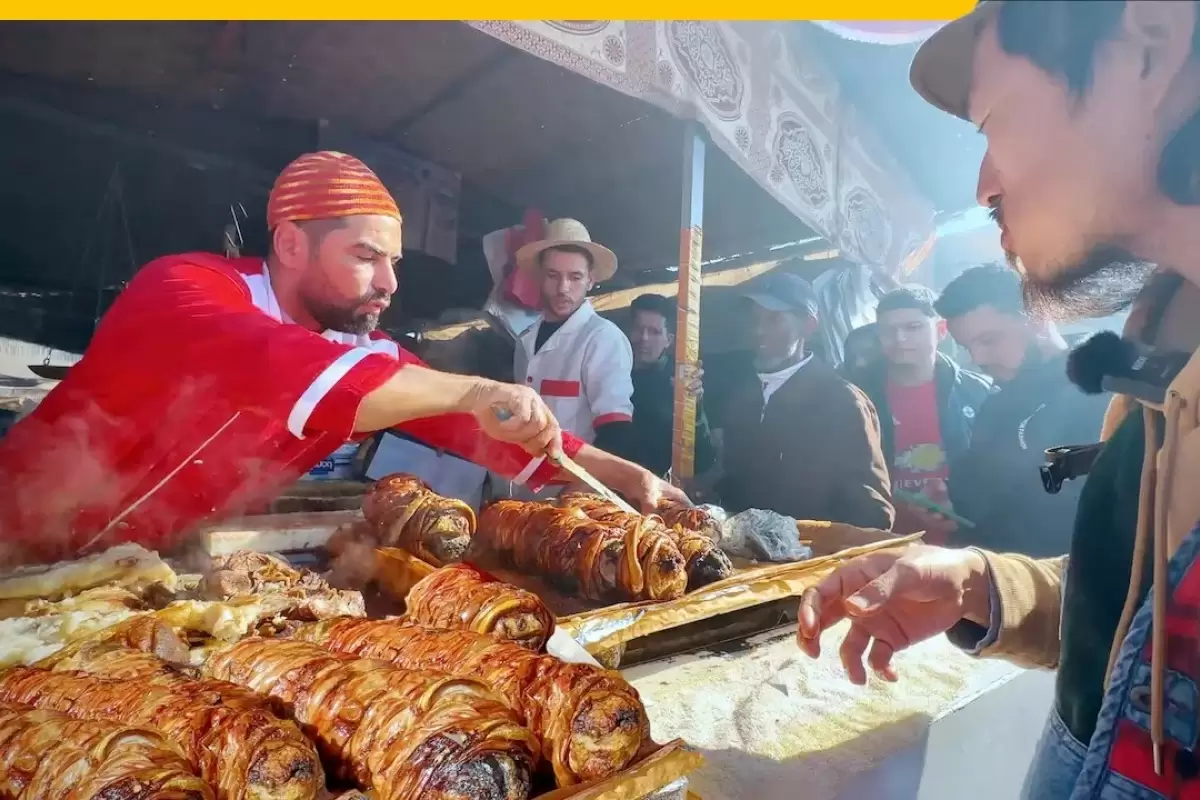 (ویدئو) غذای خیابانی محبوب در مراکش؛ از دل و جگر تا یک کیلومتر روده کبابی