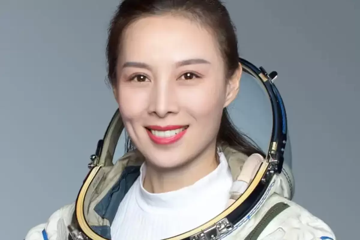 (ویدئو) فضانوردان زن چگونه موهایشان را در فضا می شویند؟