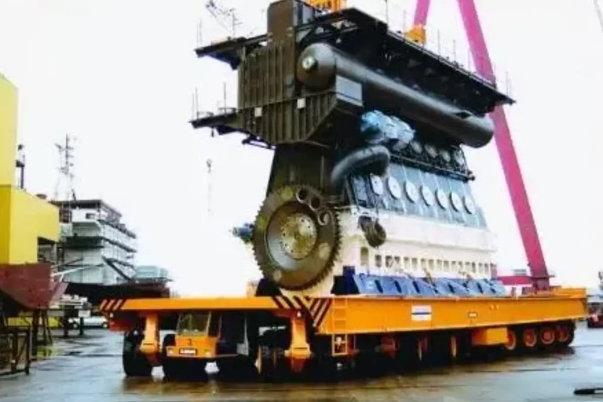 (عکس) بزرگترین موتور جهان با قدرتی معادل ۹۰ خودروی بوگاتی!
