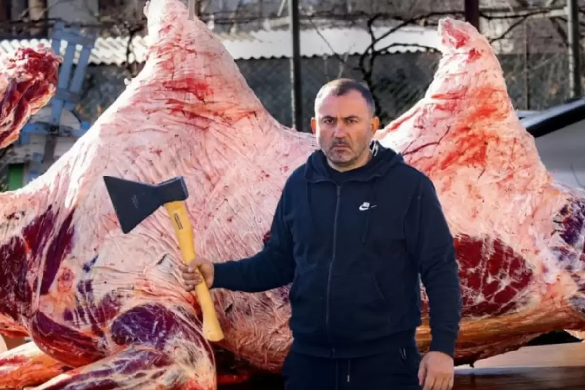 (ویدیو) در کارخانه‌های تولید گوشت شتر چه می‌گذرد؟