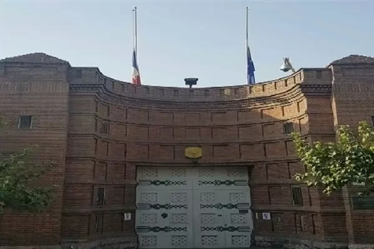 «۵۰۰ یورو» برای وقت ویزا؛ در سفارت فرانسه در تهران چه خبر است؟