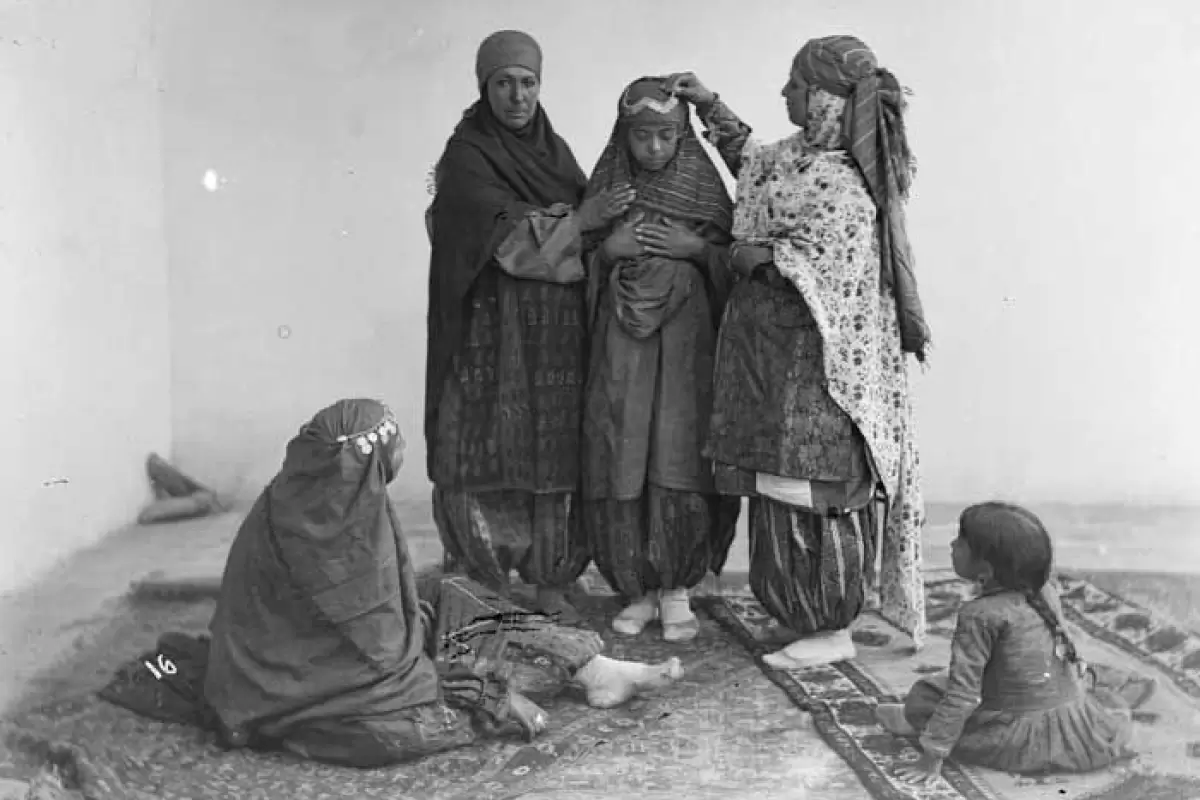 (تصاویر) خرافات عجیب دوران قاجار؛ از ناخن هدهد تا آش شاه برای جلوگیری از وبا