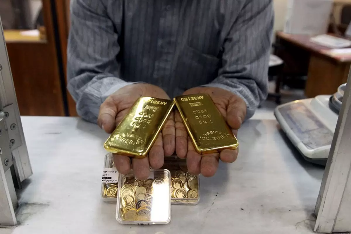 انعکاس خبرهای نفتی از آمریکا در بازار ایران/ طلا و سکه در سراشیبی