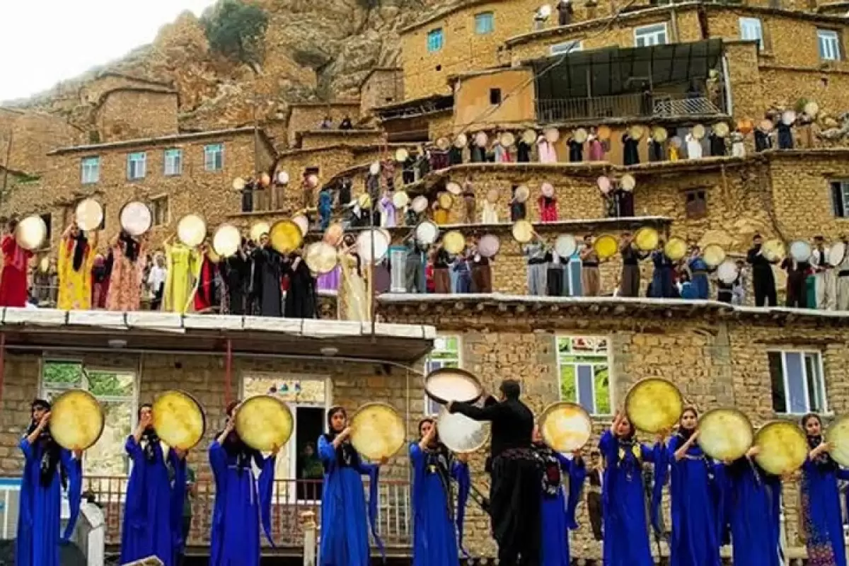 ببینید | هنرنمایی تماشایی  در مراسم هزار دف‌نوازی روستای پالنگان