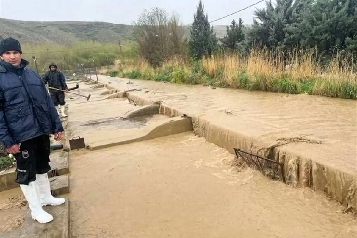 دسترسی ۱۰۰ روستای نیکشهر مسدود است؛ سیلاب جان ۲ نفر را گرفت