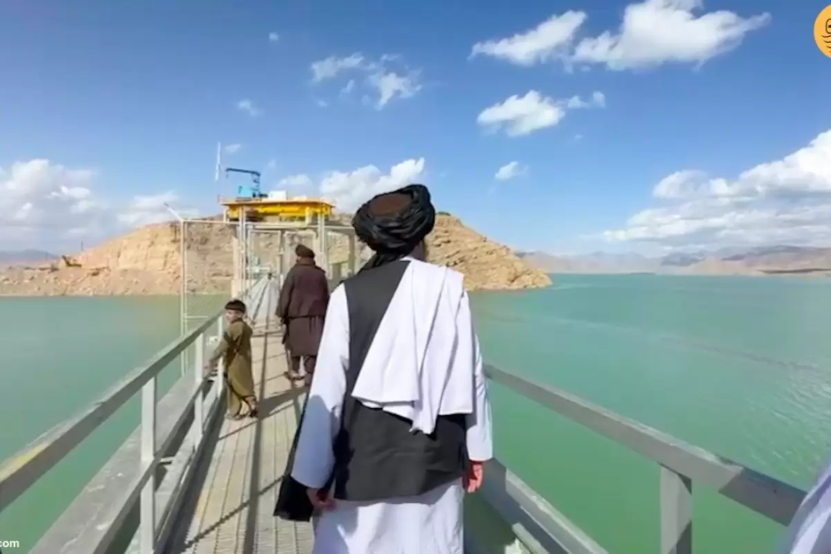 (ویدئو) مقام ارشد طالبان از سد کجکی بازدید و پرآبی هیرمند را تایید کرد