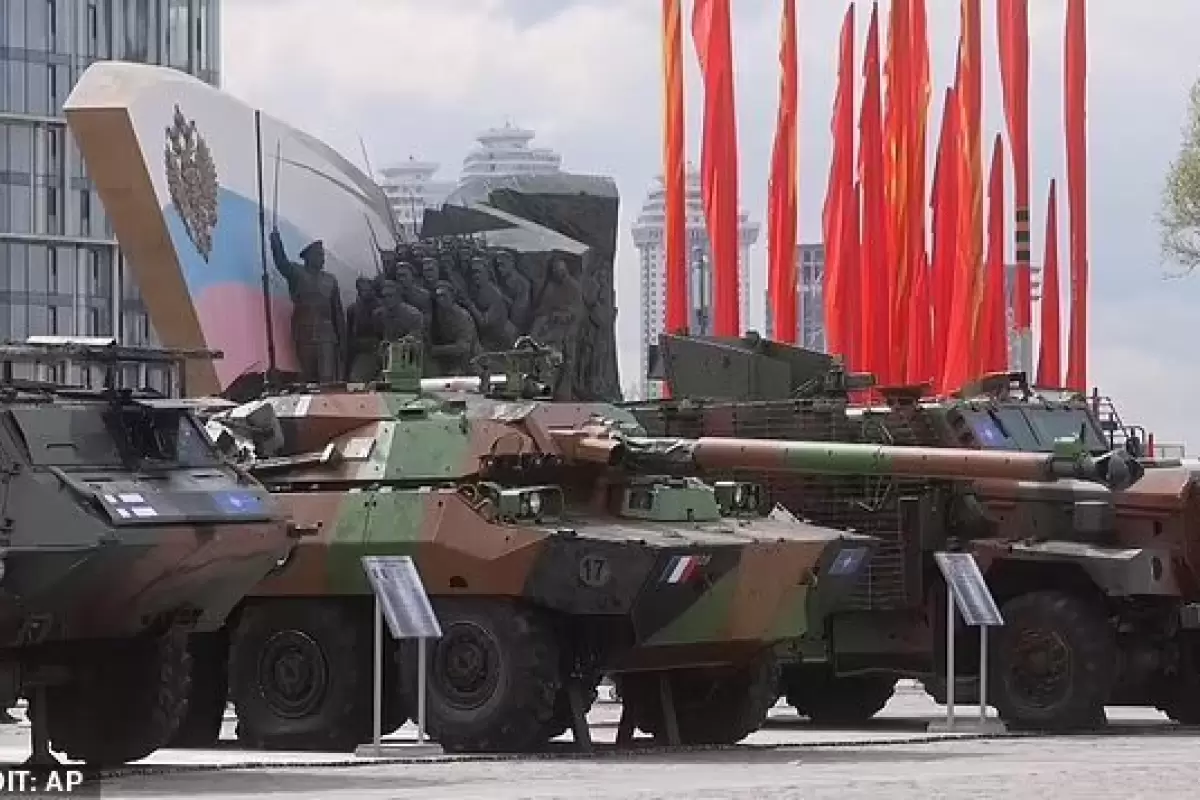 ببینید | نمایش تسلیحات غنیمتی روس‌ها در «پارک پیروزی»