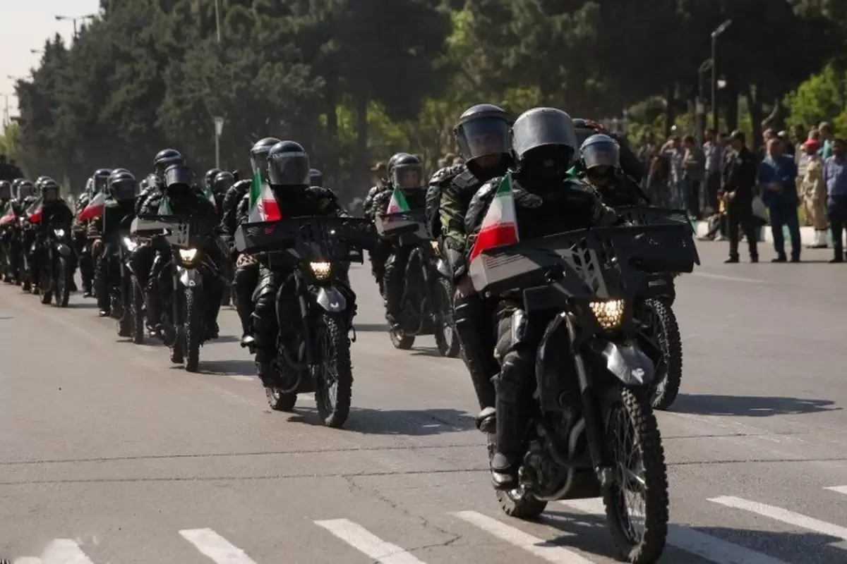 (ویدیو) اتفاقی خاص در مراسم رژه روز ارتش در مشهد