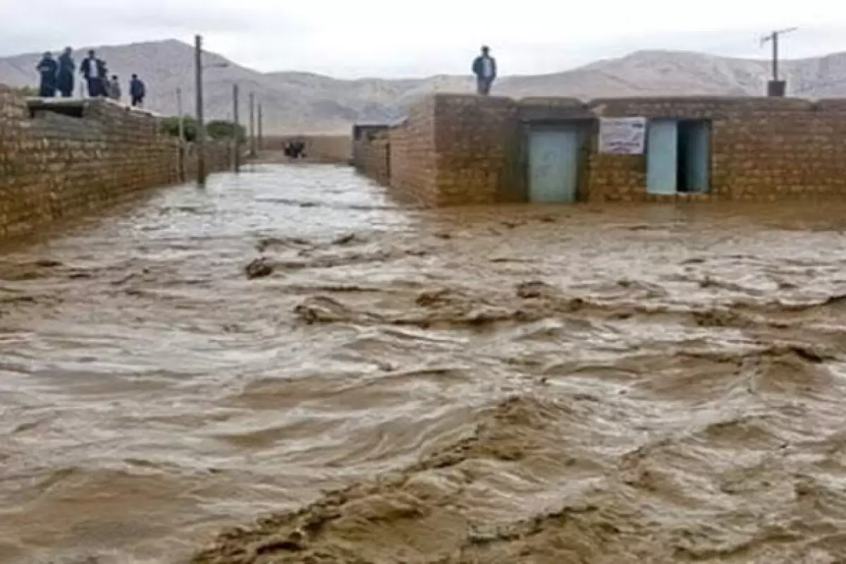 ببینید | جاری شدن سیل شدید در کرمان، رودخانه‌ها طغیان کردند