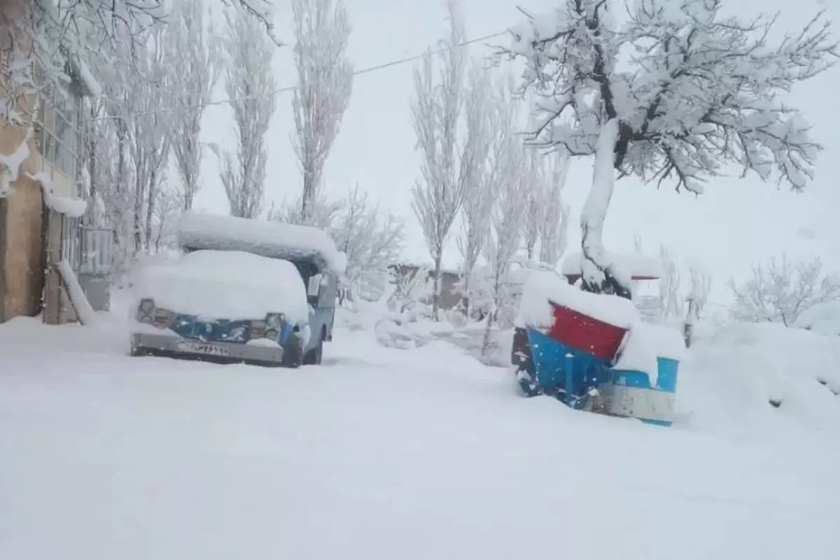 (ویدیو) این روستا زیر برف بهاری یخ زد