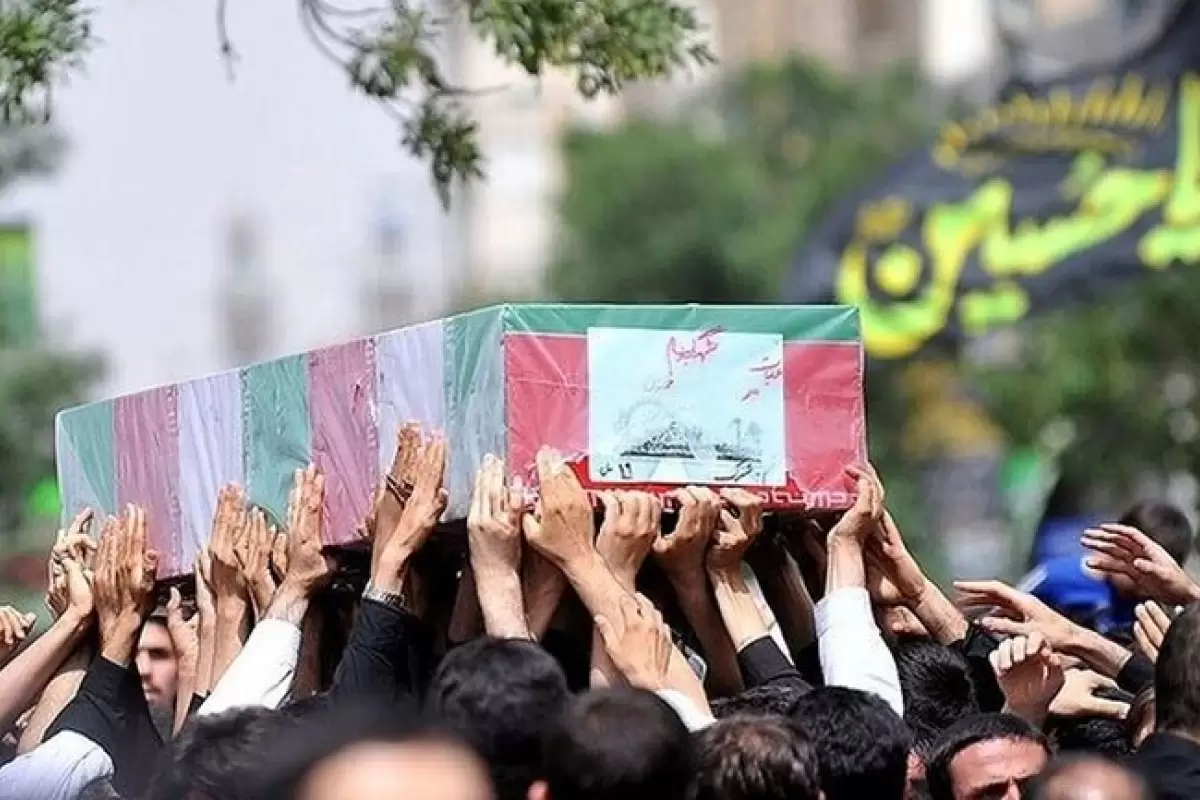 ببینید | مراسم تدفین پیکر شهید سردار حاجی رحیمی از شهدای حمله به سفارت ایران در سوریه