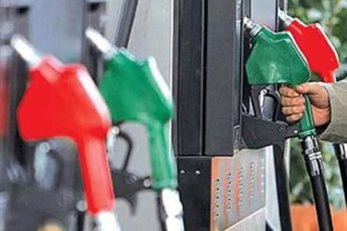 ببینید | خبر مهم و فوری وزیر نفت درباره کارت سوخت؛ بنزین گران می‌شود؟