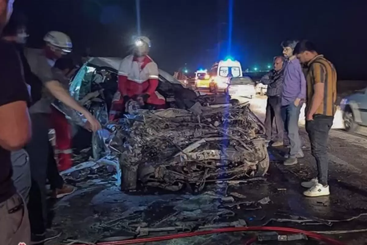 ببینید | اولین تصاویر از تصادف مرگبار پراید و پژو پارس در جاده کرمان - چترود