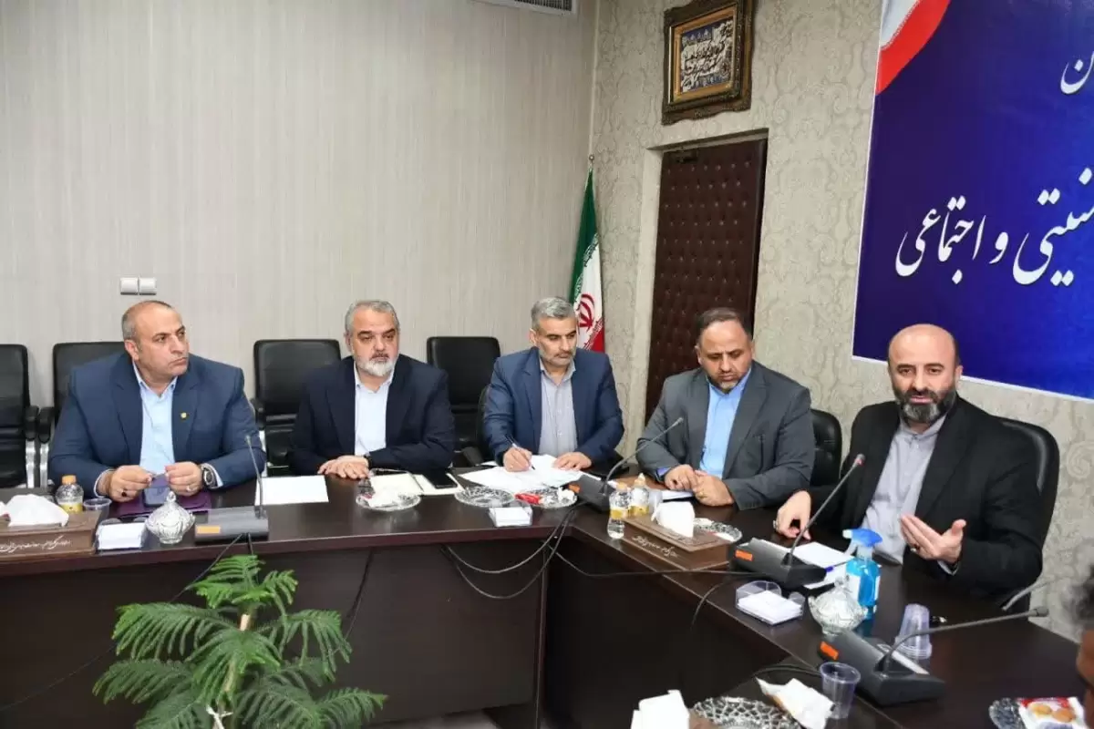 مختومقلی فراغی از محورهای وحدت در گلستان است